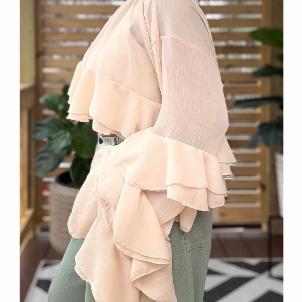 Elegant Cream Ruffle Blouse - Picture 2 of 3